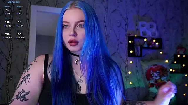 Snapshot of Moon_Valkyrie chatting on December 9, 10:32 am Moon Valkyrie online show from December 9, 10:32 am