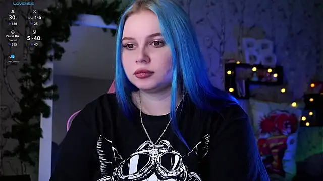 Snapshot of Moon_Valkyrie chatting on January 22, 1:00 pm Moon Valkyrie online show from January 22, 1:00 pm