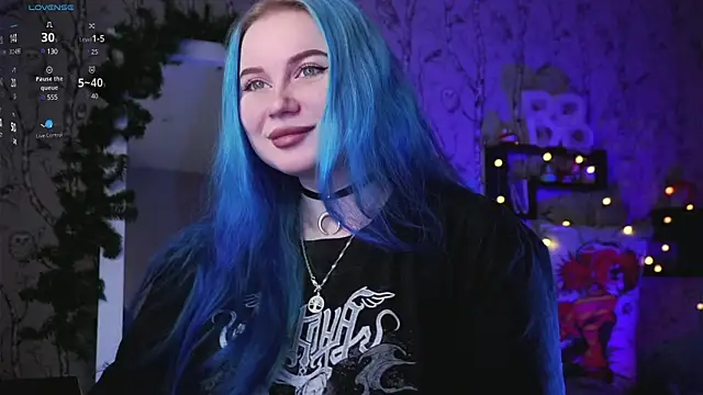 Snapshot of Moon_Valkyrie chatting on January 25, 1:43 am Moon Valkyrie online show from January 25, 1:43 am