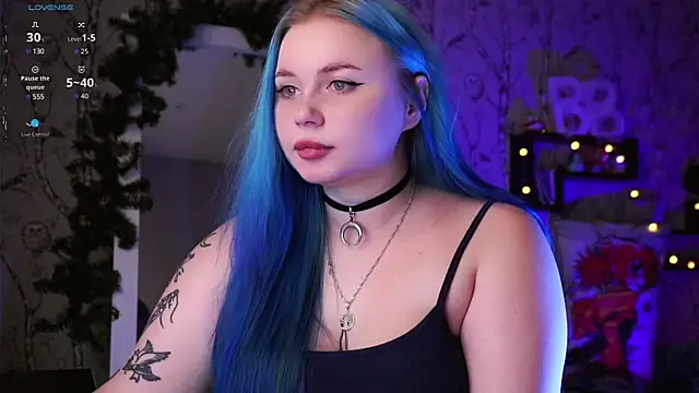 Snapshot of Moon_Valkyrie chatting on January 30, 3:22 am Moon Valkyrie online show from January 30, 3:22 am