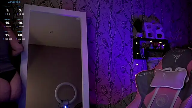 Snapshot of Moon_Valkyrie chatting on February 6, 12:22 am Moon Valkyrie online show from February 6, 12:22 am