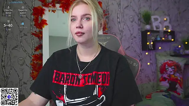 Snapshot of Moon_Valkyrie chatting on October 21, 7:53 am Moon Valkyrie online show from October 21, 7:53 am