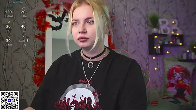 Snapshot of Moon_Valkyrie chatting on October 30, 11:33 am Moon Valkyrie online show from October 30, 11:33 am