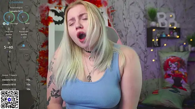 Snapshot of Moon_Valkyrie chatting on November 5, 8:58 am Moon Valkyrie online show from November 5, 8:58 am