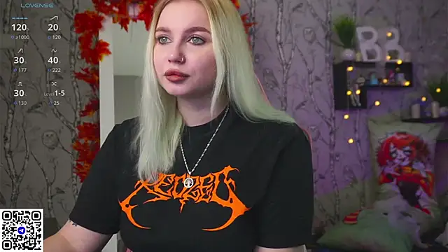 Snapshot of Moon_Valkyrie chatting on November 11, 8:47 am Moon Valkyrie online show from November 11, 8:47 am