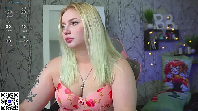 Snapshot of Moon_Valkyrie chatting on December 15, 9:13 am Moon Valkyrie online show from December 15, 9:13 am