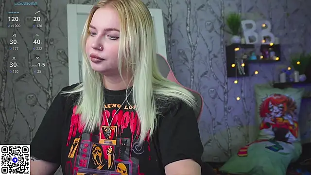 Snapshot of Moon_Valkyrie chatting on December 16, 9:03 am Moon Valkyrie online show from December 16, 9:03 am