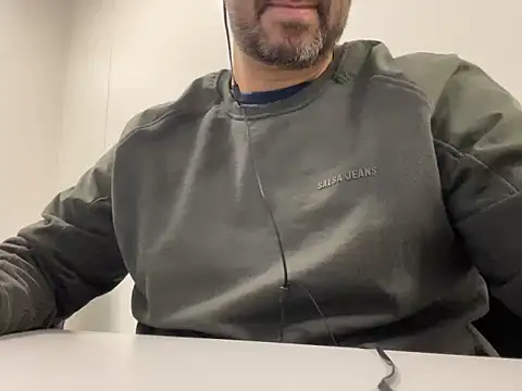 Snapshot of _MrPrecum_ chatting on December 11, 11:00 pm MrPrecum online show from December 11, 11:00 pm