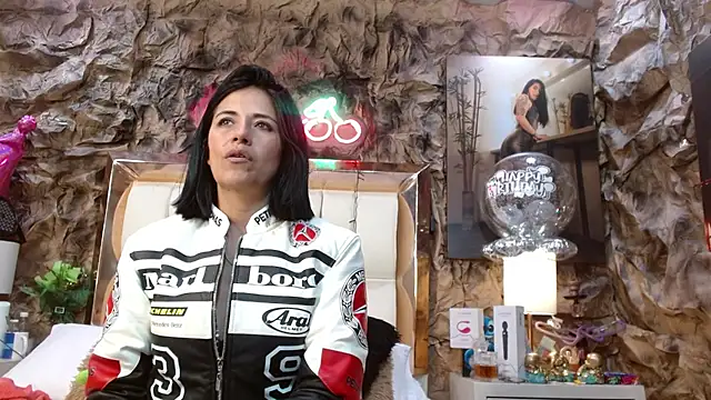 sharoon cheerry online show from December 15, 4:37 pm