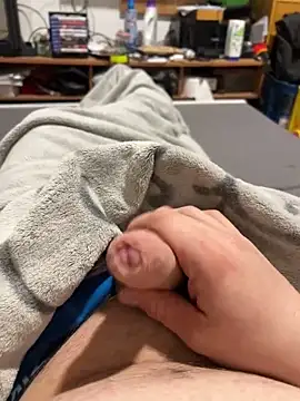 David19932908 online show from March 12, 9:35 pm