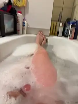 David19932908 online show from November 18, 7:18 pm