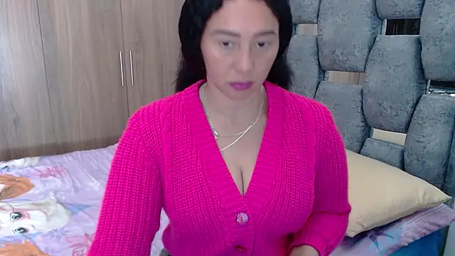 sara hott 1 online show from January 17, 4:57 pm