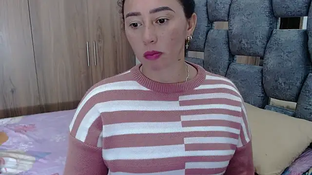 sara hott 1 online show from January 18, 8:30 pm