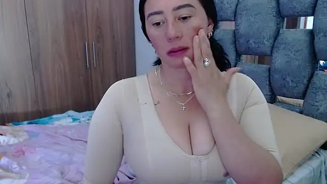 sara hott 1 online show from January 22, 8:59 pm