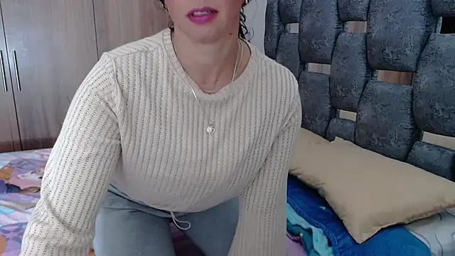 sara hott 1 online show from January 26, 5:44 pm