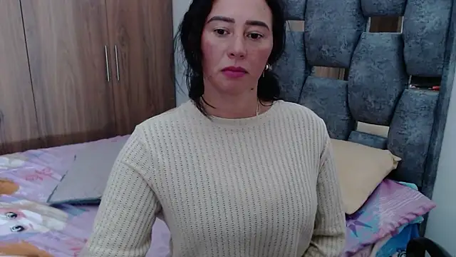 sara hott 1 online show from January 27, 7:35 pm