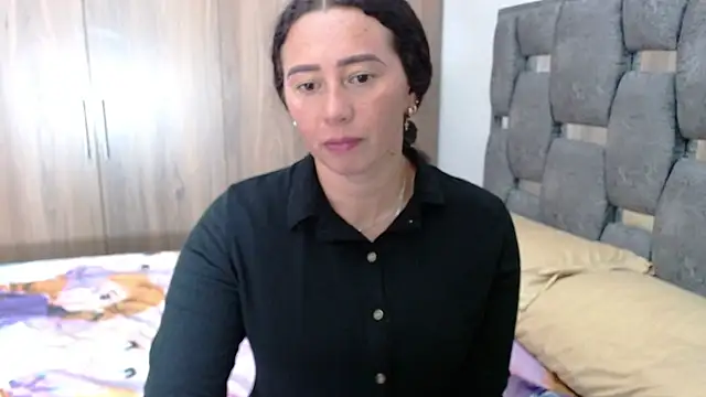 sara hott 1 online show from February 5, 8:46 pm