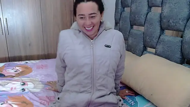 sara hott 1 online show from February 11, 12:48 pm