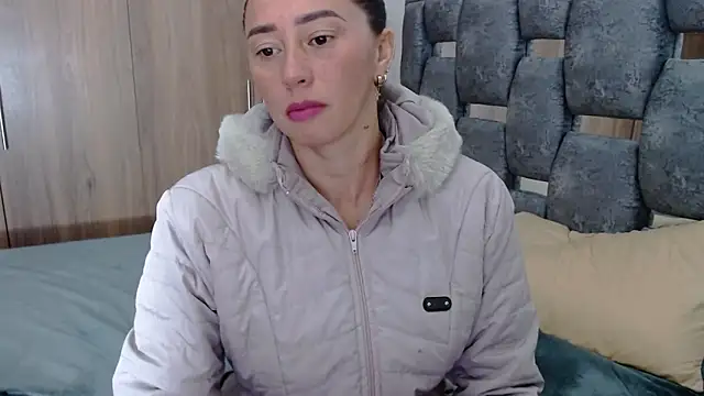 sara hott 1 online show from February 20, 6:57 pm