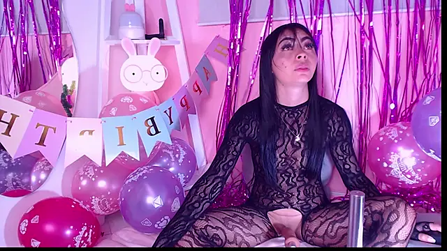 Sweet Susie  online show from November 18, 8:57 pm