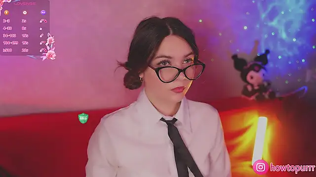 How2Meow online show from October 10, 5:01 pm