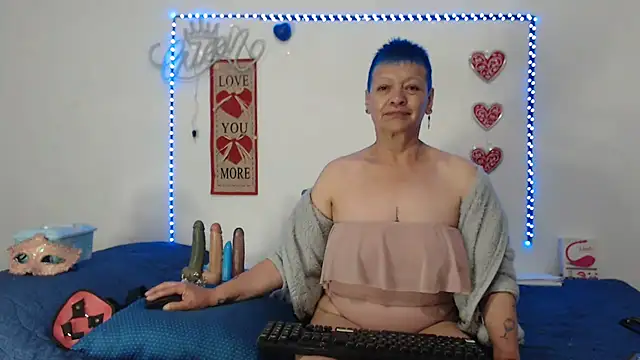 loquitaqueen011 online show from February 9, 8:02 pm