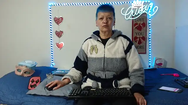 loquitaqueen011 online show from September 17, 4:52 pm