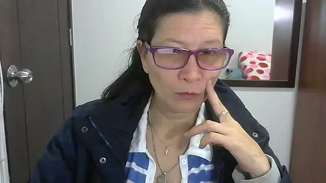 Snapshot of latin49 chatting on February 27, 5:02 am latin49 online show from February 27, 5:02 am