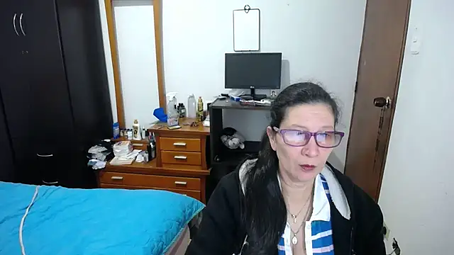 Snapshot of latin49 chatting on September 30, 4:39 am latin49 online show from September 30, 4:39 am