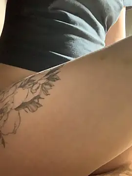 Snapshot of MiaBlossom chatting on January 4, 8:48 pm MiaBlossom online show from January 4, 8:48 pm