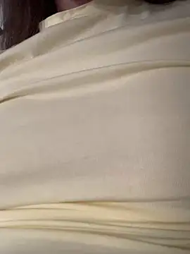 Snapshot of MiaBlossom chatting on October 4, 6:28 pm MiaBlossom online show from October 4, 6:28 pm