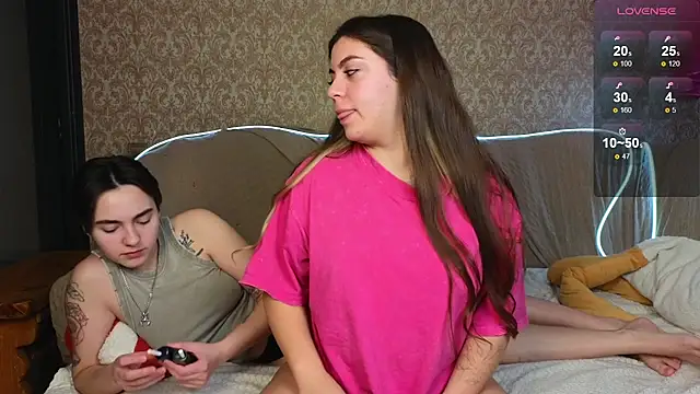 twobabesweet online show from January 30, 6:46 am