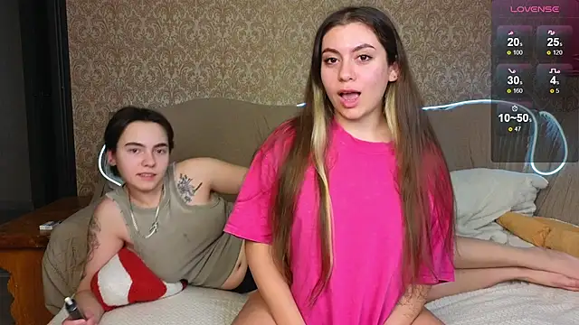 twobabesweet online show from February 14, 11:10 am