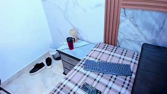 HannyMansonh online show from February 1, 3:30 am