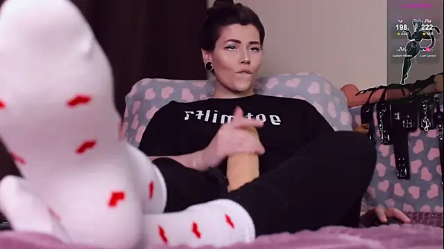 Snapshot of Luna_Blake chatting on December 8, 8:47 pm Luna Blake online show from December 8, 8:47 pm