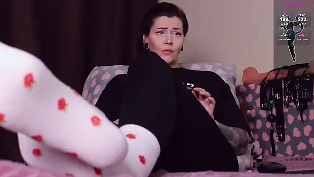 Snapshot of Luna_Blake chatting on December 11, 4:20 pm Luna Blake online show from December 11, 4:20 pm