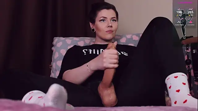 Snapshot of Luna_Blake chatting on January 9, 7:18 pm Luna Blake online show from January 9, 7:18 pm