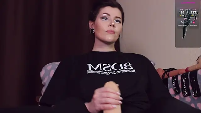 Snapshot of Luna_Blake chatting on February 9, 7:09 pm Luna Blake online show from February 9, 7:09 pm