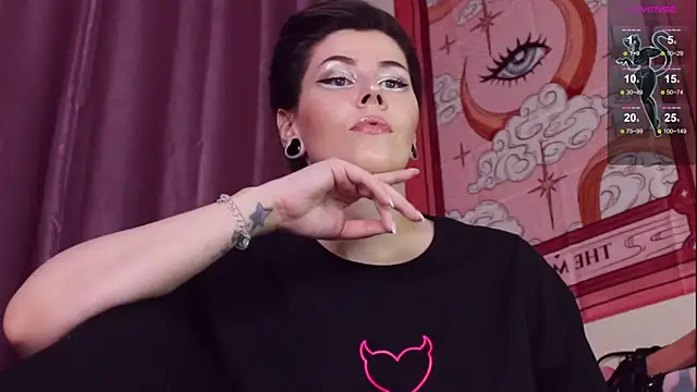 Snapshot of Luna_Blake chatting on February 15, 7:39 pm Luna Blake online show from February 15, 7:39 pm