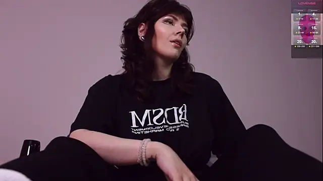 Snapshot of Luna_Blake chatting on November 19, 12:27 pm Luna Blake online show from November 19, 12:27 pm