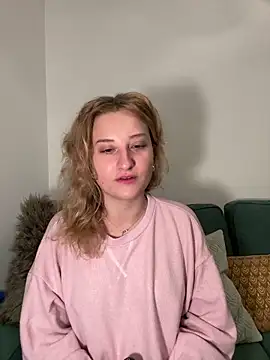 Snapshot of MileySummer chatting on February 7, 7:38 pm MileySummer online show from February 7, 7:38 pm