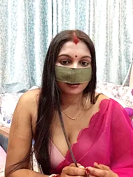 Queen Dolly online show from March 19, 5:50 pm