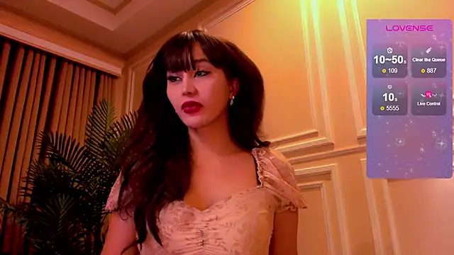 YOURCRISTINAS online show from November 19, 1:44 pm