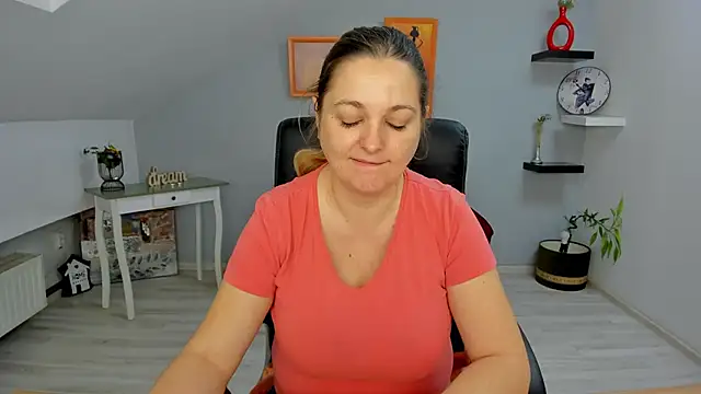 Snapshot of LollaGirl chatting on January 25, 4:23 am LollaGirl online show from January 25, 4:23 am