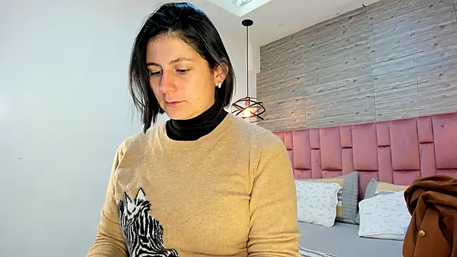 SarahDeyvis online show from February 17, 2:04 pm