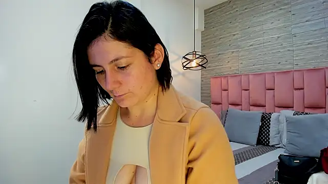 SarahDeyvis online show from February 26, 2:14 pm