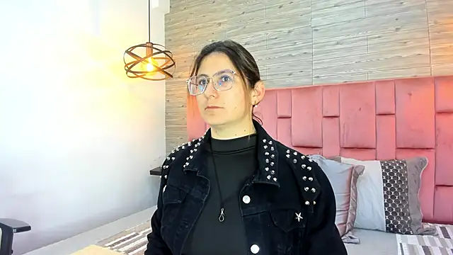 SarahDeyvis online show from October 8, 11:30 am