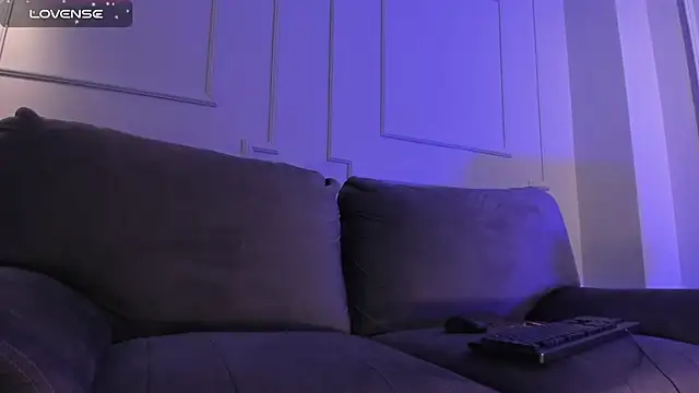 EveBensonX online show from February 1, 3:28 pm