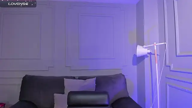 EveBensonX online show from February 4, 11:38 am