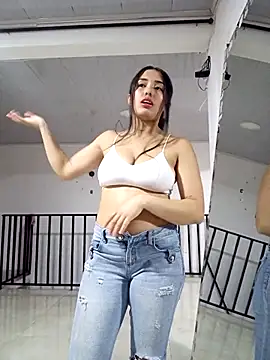 Snapshot of Sofia_888 chatting on November 5, 2:33 am Sofia 888 online show from November 5, 2:33 am